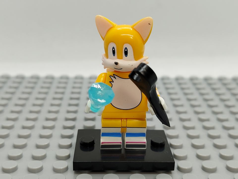 Custom Lego Compatible Tails Minifig