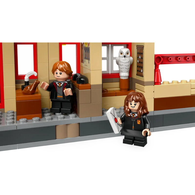 Hogwarts Express ™ Train Set with Hogsmeade Station™ 76423