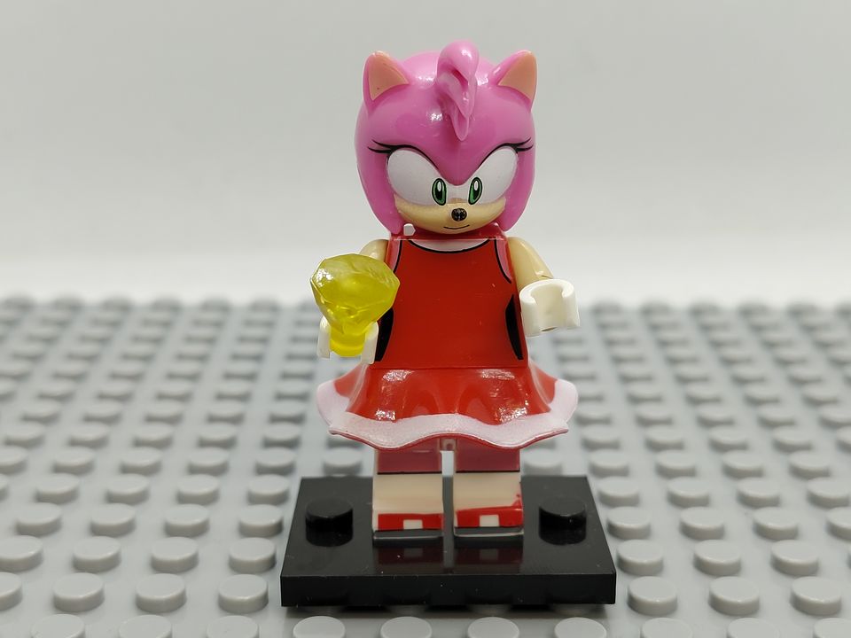Custom Lego Compatible Amy Rose Minifig