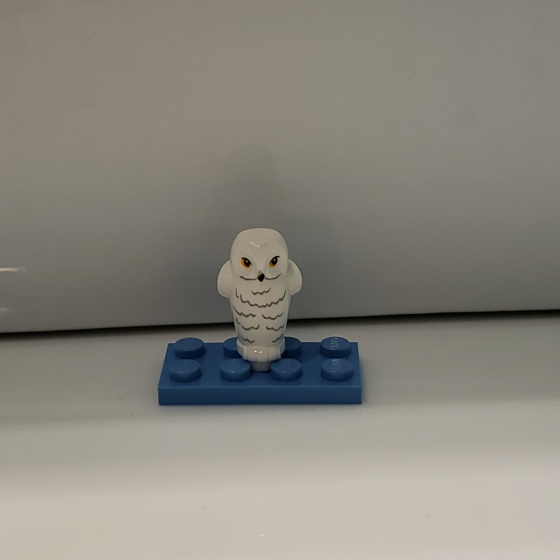 LEGO Harry Potter Holiday Hedwig Minifigure 76404