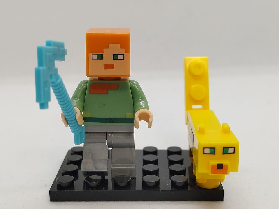Custom Lego Compatible Minecraft Alex & Ocelot Minifig