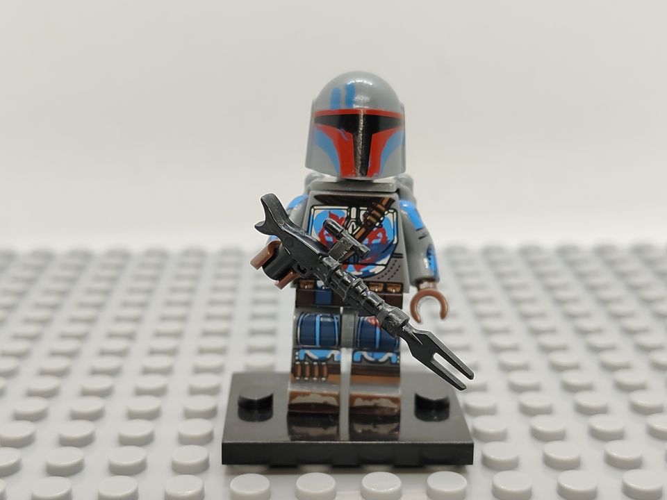 Custom Lego Compatible Mandalorian Grey/Blue Minifig