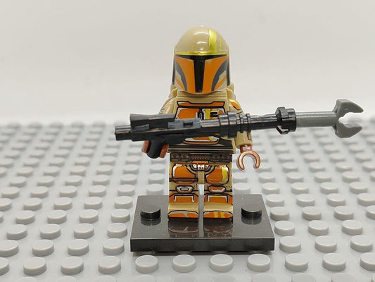 Custom Lego Compatible Mandalorian Brown/Gold Minifig