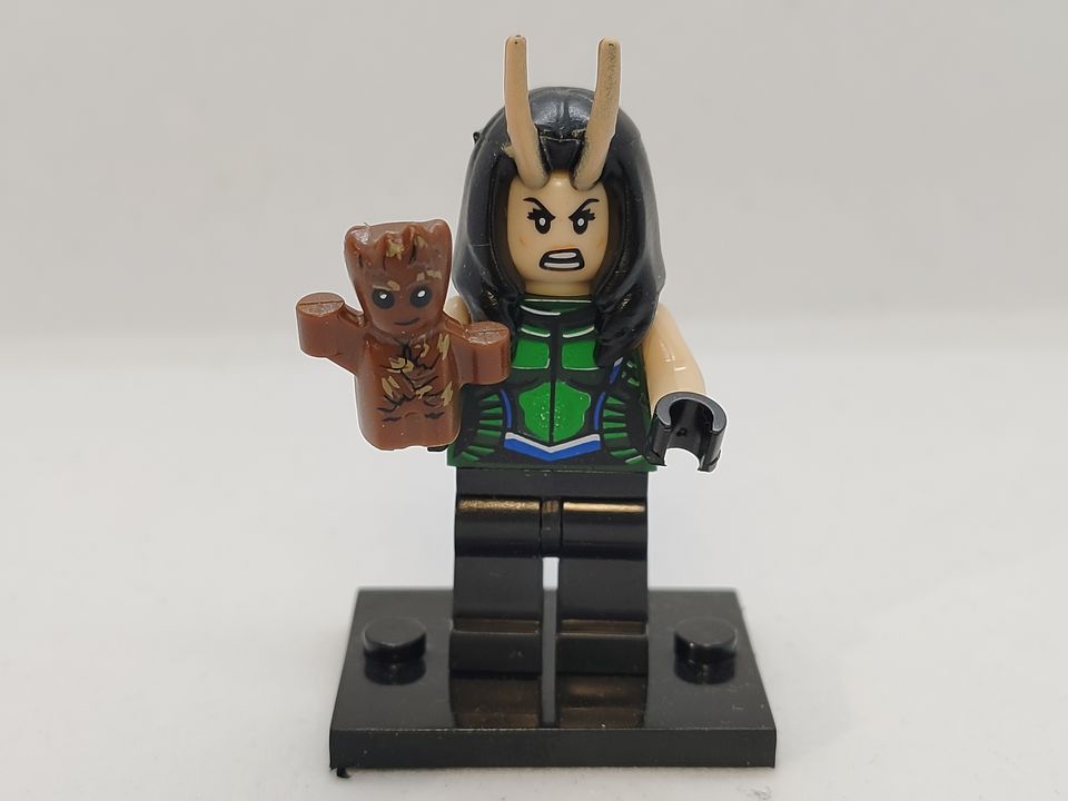 Custom Lego Compatible Mantis w/ baby Groot Minifig