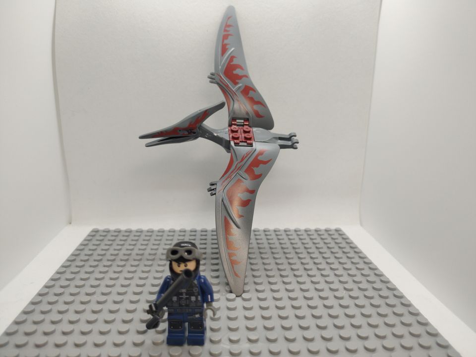 Custom Lego Compatible Jurassic World Pilot W/ Pteranodon Minifig