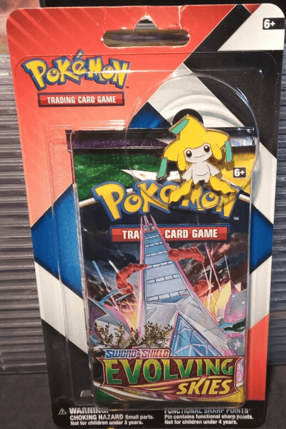 Pokémon TCG Double Pack Evolving Skies / Chilling Reign Pin Collection